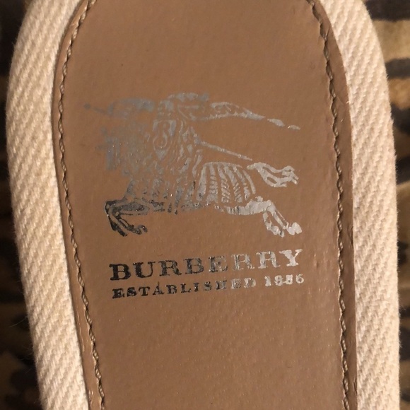 Burberry size 10 tan & white quilted denim / canvas open toe neutral slides - Picture 12 of 16